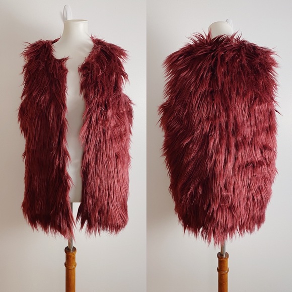 Romeo & Juliet Couture Jackets & Blazers - ROMEO + JULIET Faux Fur Vest Burgundy Large